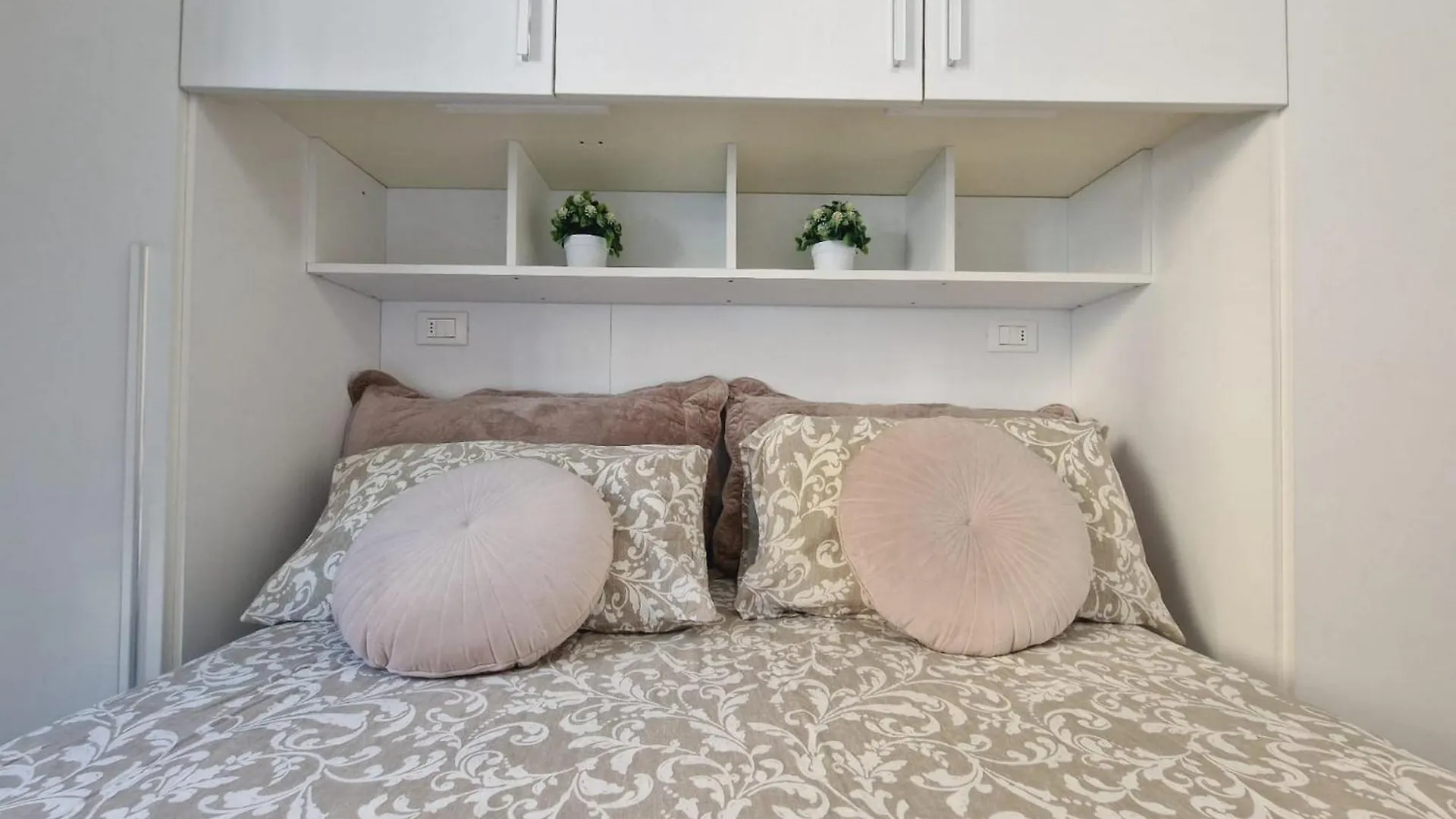 Fabbroni Apartment By Florence Sweet Homes